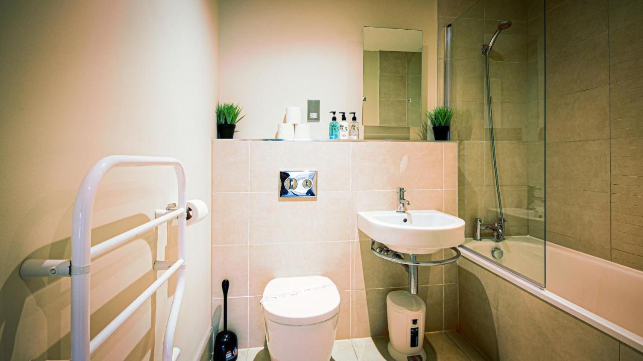 Superb City Center 1 Or 2 Bedroom Apts King Bed Southampton Zewnętrze zdjęcie