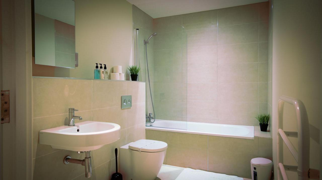 Superb City Center 1 Or 2 Bedroom Apts King Bed Southampton Zewnętrze zdjęcie