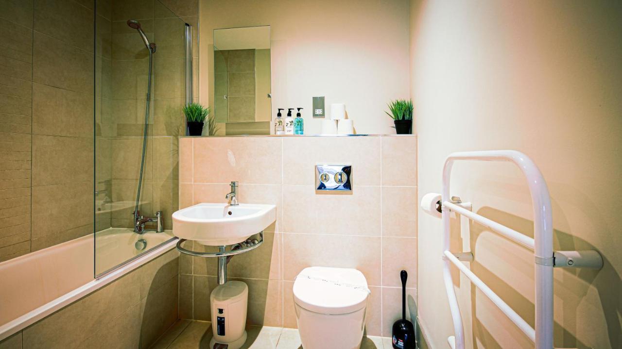 Superb City Center 1 Or 2 Bedroom Apts King Bed Southampton Zewnętrze zdjęcie