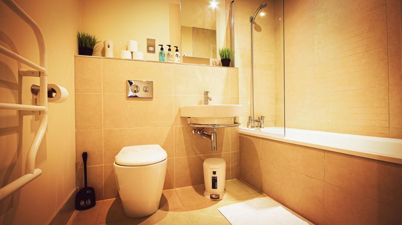 Superb City Center 1 Or 2 Bedroom Apts King Bed Southampton Zewnętrze zdjęcie